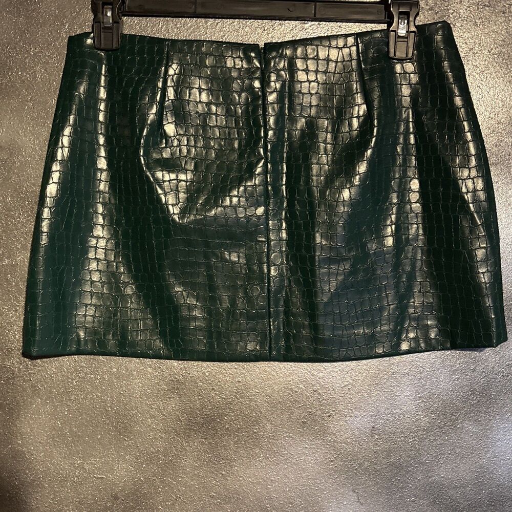 Fashion Nova Faux Crocodile Croc Pattern Miniskirt Forest Green Sz L NWT Fall